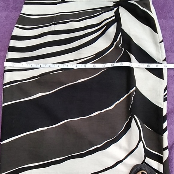 ⚡️Host Pick-Ikat Print Pencil Skirt - Picture 6 of 6